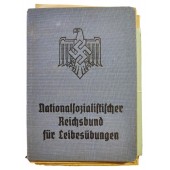 Libro de miembros de la Asociación Nacional-Socialista del Reich para el Ejercicio Físico con algunos documentos más
