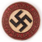 Insignia tipo solapa del NSDAP, RZM M1/42, Kerbach & Israel