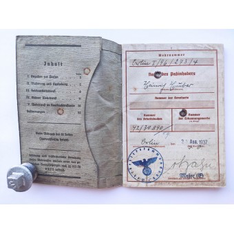 The Wehrpass issued to a WW1 veteran who fought in the Eastern Front in 1915-1918. Espenlaub militaria