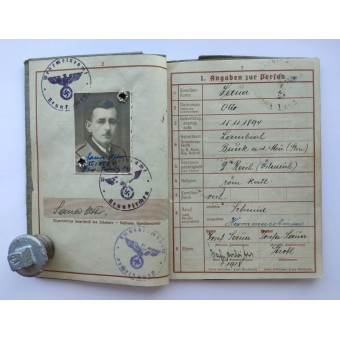 The Wehrpass issued to veteran of World War I. Espenlaub militaria