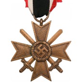 Kriegsverdienstkreuz 1939 2. Klasse mit Schwertern, marked "135", Julius Moser