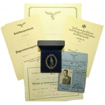 Fliegererinnerungsabzeichen Juncker and a set of documents for Oberfeldwebel Heinz Köhler. Espenlaub militaria
