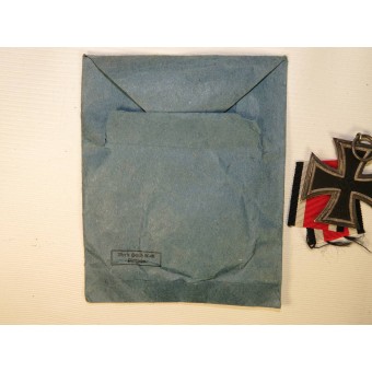 Iron cross/ Eisernes Kreuz 1939 by  Moritz Hausch with issue bag. Espenlaub militaria