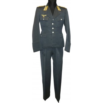 Luftwaffe Oberfeldwebel of Flying personnel or parachutists (Fallschirmjager)  private tailored tunic and trousers. Espenlaub militaria
