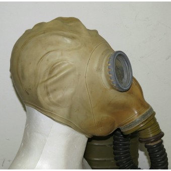 Gasmask BS with ShM1 rubber mask, filter MO-2 and carrying bag. Espenlaub militaria