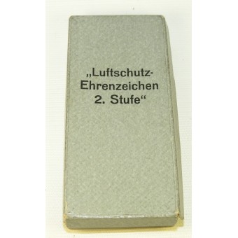 Luftschutz-Ehrenzeichen 2 with box of issue. Antiaircraft medal.. Espenlaub militaria