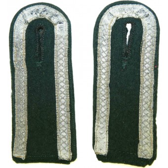 Transitional pair of Wehrmacht shoulder straps without piping. Espenlaub militaria
