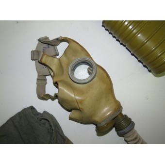 RKKA gas mask BN- MT4, rare variant with early war modified mask MOD-08. Espenlaub militaria