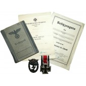 A set of documents and awards,  Fallschirmjäger KIA in Holland
