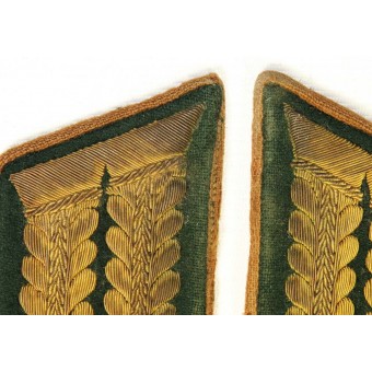 Light brown piped high grade Wehrmachtbeamte collar tabs. Espenlaub militaria