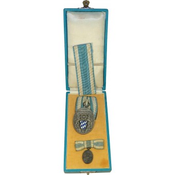 3rd Reich Bavarian Industrial Faithful Service Medal in its Case of Issue.. Espenlaub militaria