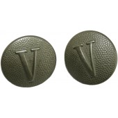 Wehrmacht shoulder straps buttons with the designation in the form of a Roman numeral V