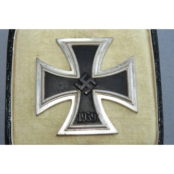 Iron Cross First Class 1939 with presentation Case, marked 100.. Espenlaub militaria