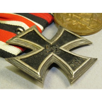 Iron Cross second class 1939 by W. Deumer in Ludenscheid and Sudetenland Medal medal bar. Espenlaub militaria