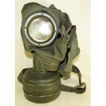 German 3rd Reich WW2 made, 1944 year dated gasmask with canister.. Espenlaub militaria