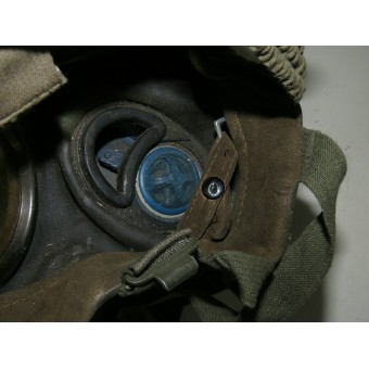German gas mask Gasmaske M1930 with a mid-war canister. Espenlaub militaria