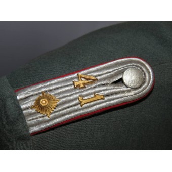 Wehrmacht Heer Waffenrock for rank of Oberleutnant of Artillery in reserve in 41 Artillery regiment. Espenlaub militaria