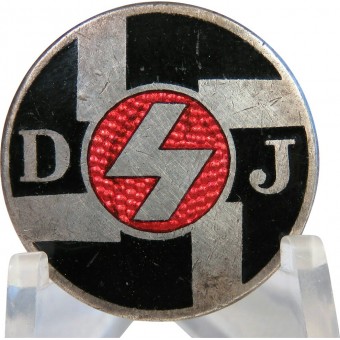 Deutsches Jungvolk Mitgliedsabzeichen -DJ Membership Badge. Marked Ges. Gesch,  RZM 72. Espenlaub militaria