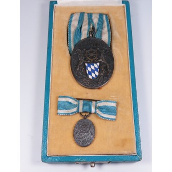 3rd Reich Bavarian Industrial Faithful Service Medal in its Case - Deschler u Sohn. Espenlaub militaria