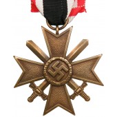 Kriegsverdienstkreuz 1939. II Klasse, mit Schwertern. Tombak