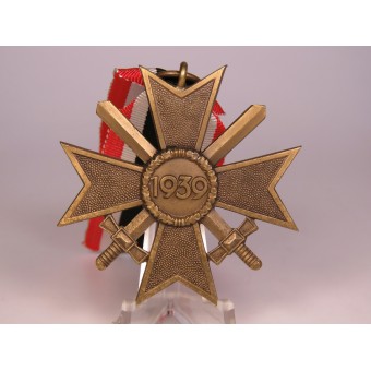 Bronze grade of the KVK 1939 cross with swords.. Espenlaub militaria