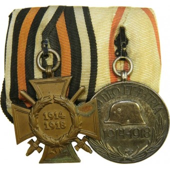Hindenburg cross for WW1 combatant and Austrian commemorative medal for war 1914-1918 medal bar. Espenlaub militaria
