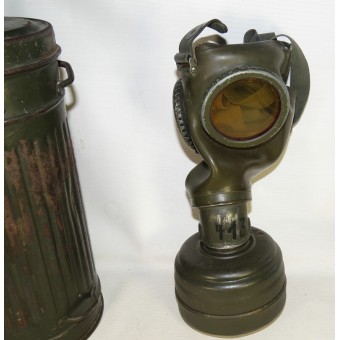 Waffen SS or Wehrmacht Heer/ German army gasmask with canister.. Espenlaub militaria