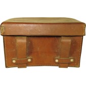 Brown leather medical pouch for Luftschutz