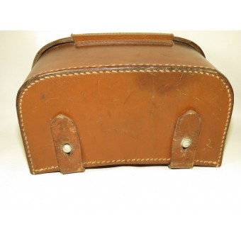 Brown leather medical pouch for Luftschutz. Espenlaub militaria