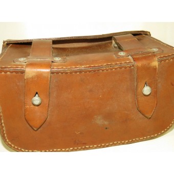 Luftschutz Medical pouch, brown leather.. Espenlaub militaria