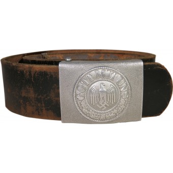 Wehrmacht Heer Parade aluminum belt buckle with a medallion and leather belt. Espenlaub militaria