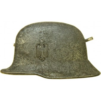 Heer badge in shape of German helmet. Espenlaub militaria