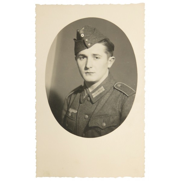 German infantryman wearing side hat m42
