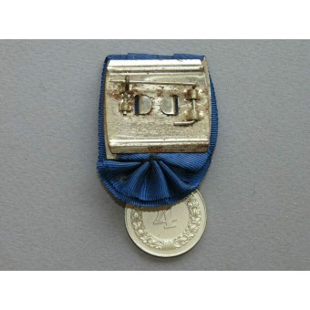 Service medal, 4 years in Wehrmacht, Luftwaffe variation. Espenlaub militaria