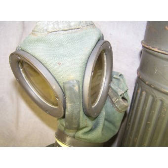 Luftwaffe/Luftschutz aerodrome medical service gas mask. Espenlaub militaria
