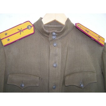 Soviet Russian M 43 Gymnasterka jacket for a lieutenant of artillery. Espenlaub militaria