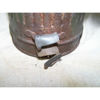 WW2 period German Wehrmacht or Waffen SS gasmask with canister. Espenlaub militaria