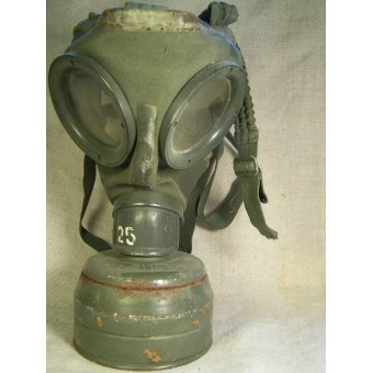 Early 1st model gasmask with canister. Espenlaub militaria