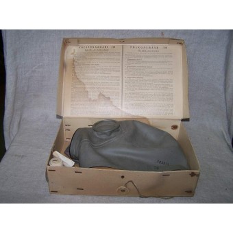 Finnish civil gas mask dated 1939 in original box.. Espenlaub militaria