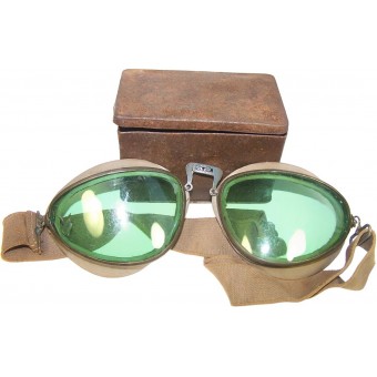German Wehrmacht or Waffen SS, dispatch riders goggle and the box. Espenlaub militaria