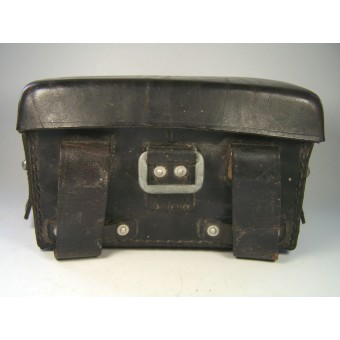 Medical leather pouch with original content.. Espenlaub militaria