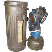 German WW2 , 1941 year dated gasmask and cannister.