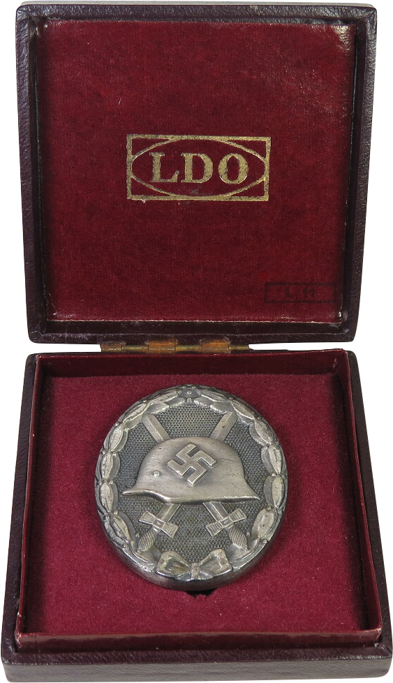 burgundy WWII German/Germany LDO Wound Badge award presentation case or box
