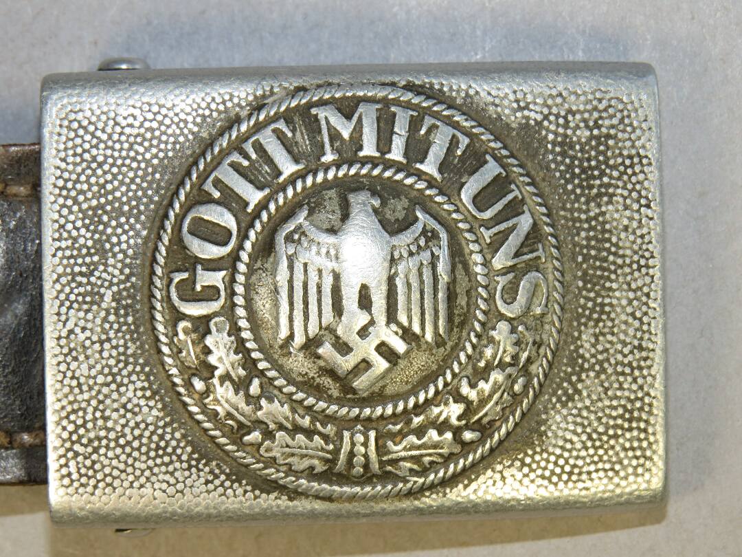 https://www.aboutww2militaria.com/image/data/Nov16/wehrmacht-heer-gott-mit-uns-aluminum-buckle--114084.JPG